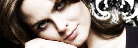 56658_ic_14-emily-deschanel_1801_jwr_f_122_240lo