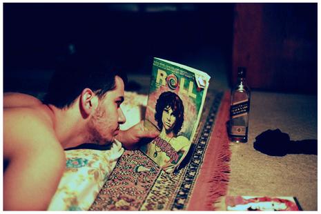 Mes yeux ils lui disent Je t'aime, d'puis toujours. Sisi, j'te jure.