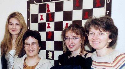 De g. à d., les meilleures joueuses françaises: Sophie Milliet, Silvia Collas, Marie Sebag (absente de Pau) et Maria Leconte © Chess & Strategy 