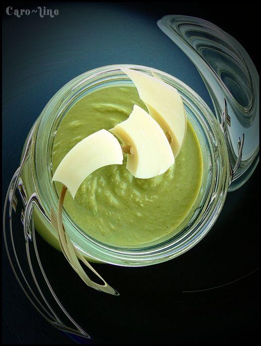 SOUPE DE PETITS POIS, BROCHETTE DE REBLOCHON Recette de Marc VEYRAT soupe_petits_pois3