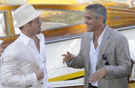 George Clooney Brad Pitt gondolent Venise