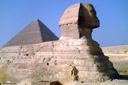 Le Sphinx et la Pyramide Kéops Gizeh\'s historic monuments