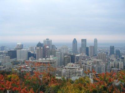 Montréal avec tous ses gratte-ciel au cœur du centre-ville