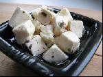 Salade de blé, haricots noirs et maïs Feta marinée R