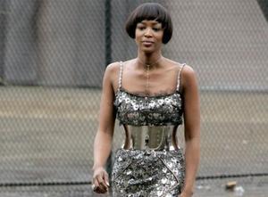 Naomi s'assagit et nous habille pour l'hiver Naomi s'assagit et nous habille pour l'hiver