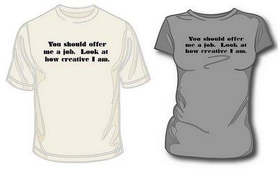 Son CV sur un T-shirt