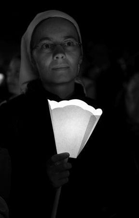 Devine qui vient prier ce soir? pape1618A