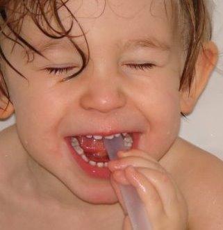 Brossage des dents : conseils pour petits et grands