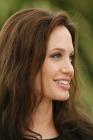 Angelina Jolie, qui ne partage donc pas son cerveau avec Brad Pitt puisque ce dernier votera pour Obama