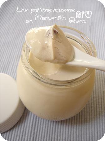 Yaourts muesli au lait de soja, flocons d'avoine et raisins secs Yaourts muesli au lait de soja, flocons d'avoine et raisins secs