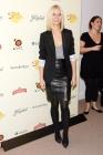 Gwyneth Paltrow rayonnante en jupe de cuir