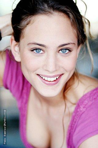 nora arnezeder mien