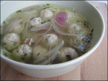 Bouillon au curry & petites boulettes de viande Bouillon curry & boulettes viande R