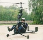 hélicoptère déplié avec pilote
