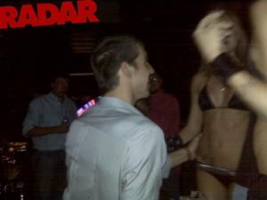 2phelps2_back1-300x225 Michael Phelps avec les stripteaseuses du Playboy Club
