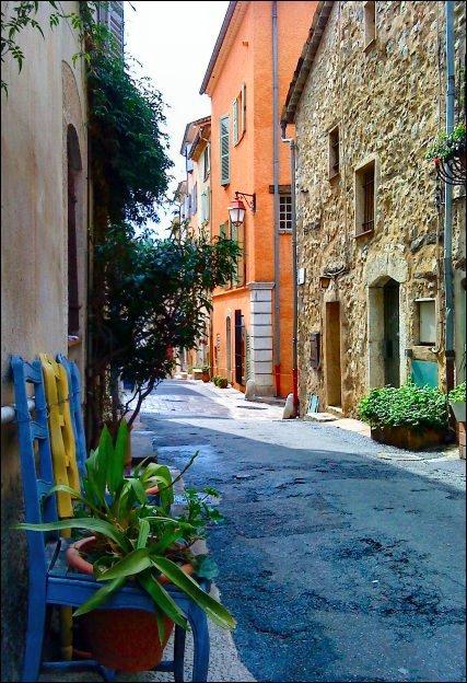Les ruelles de Valbonne... Les ruelles de Valbonne...