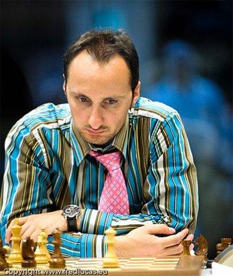 Ci-contre, le champion d'échecs bulgare Veselin Topalov, brillant vainqueur du tournoi de Bilbao © Fred Lucas 