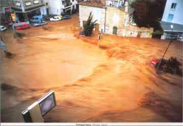 3 octobre 1988 à Nîmes... 20 ans déjà ! medium_Inondations.jpg