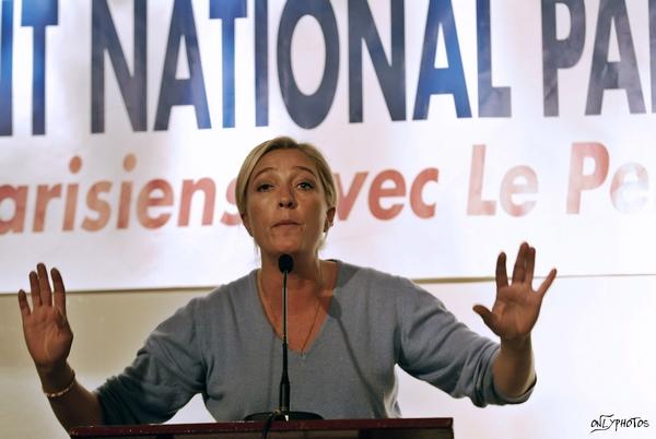 pêle-mêle: Marine Le Pen, Martial Bild, santé et social, La Poste.