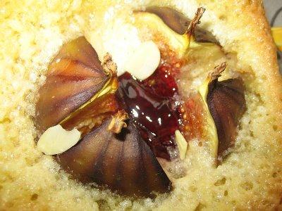 Figues aux framboises sur lit biscuité aux amandes selon Mamina!!!