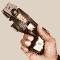 Et Taser, elle bat le beur ? © AI