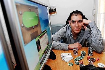 Nicolat Ragot a abandonné les échecs pour le poker - photo MLH