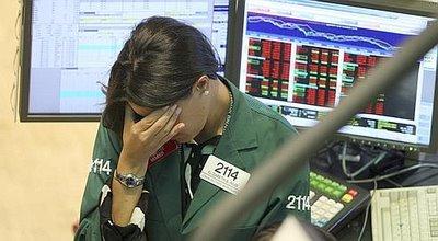 Echecs et Bourse: le krach a un joli visage Cette trader de la Bourse de New York est devenue, malgré elle, l'icône de la crise. Crédits photo : AP