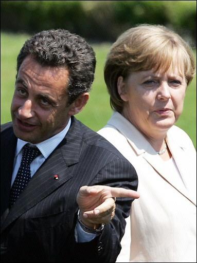 Sarkozy annonce un plan de sauvetage des banques de 360 milliards d'euros sarkozy_merkel_eurogroupe_banques_crise_financement