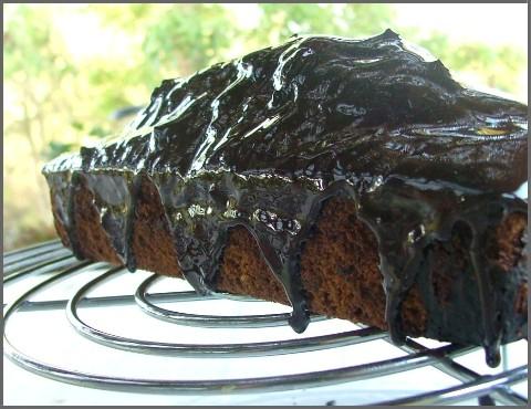 Cake marbré choco pistache, glacé au chocolat noir