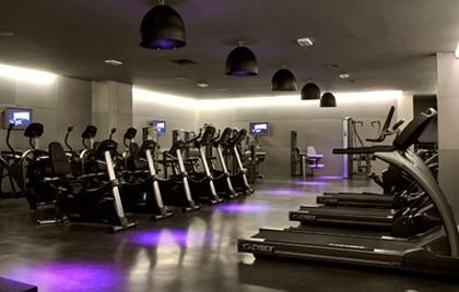 Vrouuuum de Luxe gym.jpg