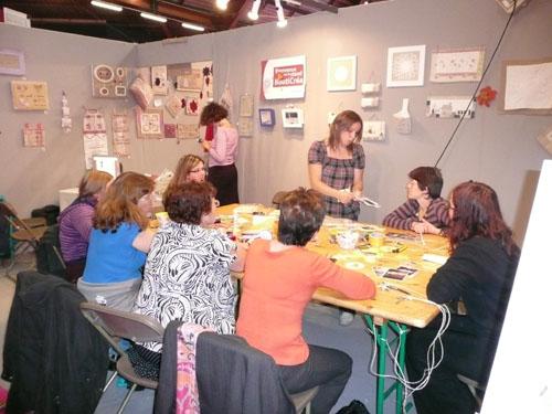 Bilan du salon des loisirs créatifs de Cergy et photos des ateliers ! atelier initiation scrapbooking