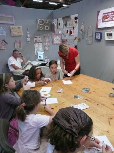 Bilan du salon des loisirs créatifs de Cergy et photos des ateliers ! atelier initiation enfant