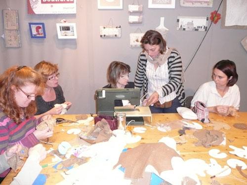 Bilan du salon des loisirs créatifs de Cergy et photos des ateliers ! atelier initiation peluche