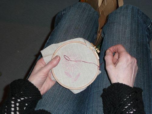 Bilan du salon des loisirs créatifs de Cergy et photos des ateliers ! atelier initiation broderie traditionnelle