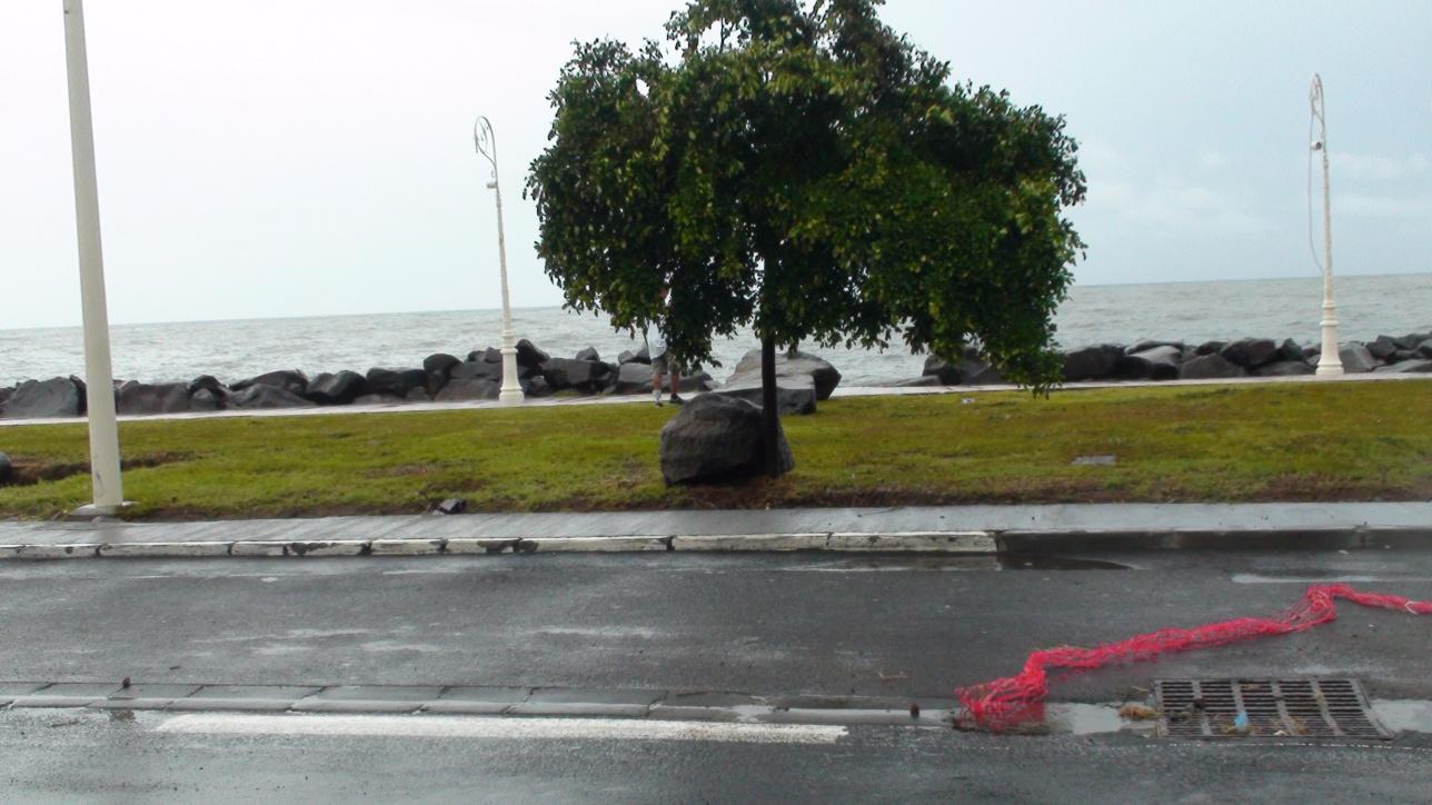 Cyclone : Omar en photos et vidéos cyclone_omar_4.jpg