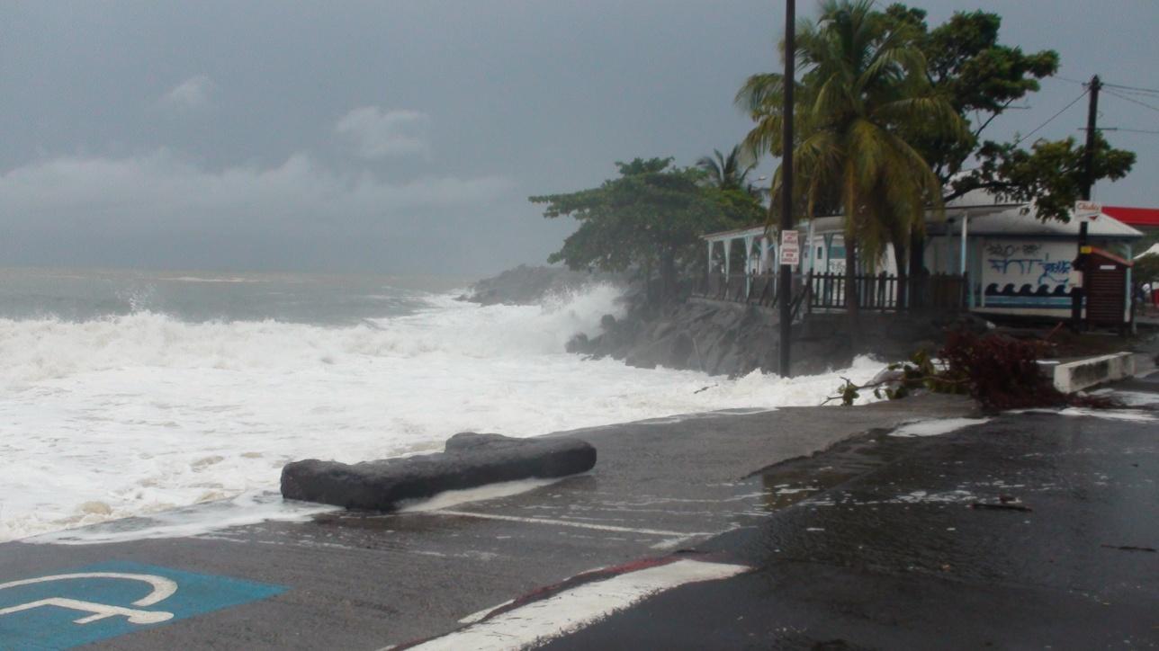 Cyclone : Omar en photos et vidéos cyclone_omar_6.jpg