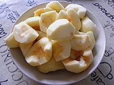 Crumble croustillant aux pommes ou aux poires. Crumble croustillant aux pommes ou aux poires.