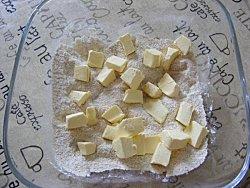Crumble croustillant aux pommes ou aux poires. Crumble croustillant aux pommes ou aux poires.
