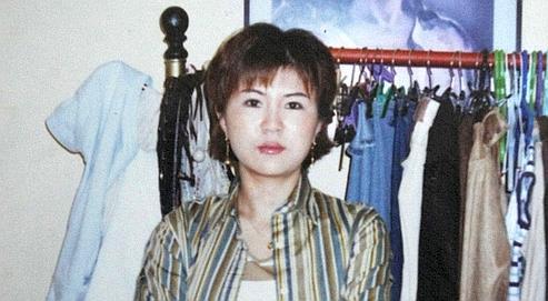 Won Jeong-hwa aurait été enrôlée par les services secrets de Kim Jong-il en 1998 et forcée d'obéir sous la menace de représailles contre sa famille.