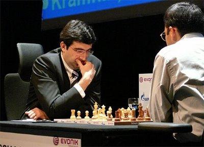 La 6ème partie du championnat du monde d'échecs à 15h30 Vladimir Kramnik va-t-il pouvoir retourner la situation au championnat du monde d'échecs ? - photo Chessbase