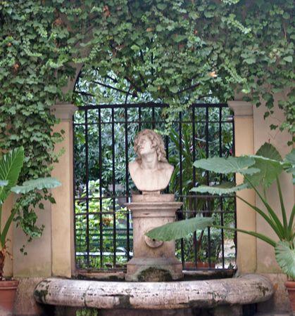 Mamina à Rome, part 3 COUR1