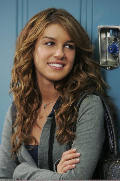 Beverly Hills 90210 : épisode 8 - There's No Place Like Homecoming