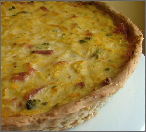 Tarte aux courgettes, pâte aux petits suisses & parmesan Tarte aux courgettes, pâte aux petits suisses & parmesan