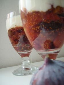 Verrine de figues poÊlÉes au miel et sa crÈme de yaourt IMGP2006