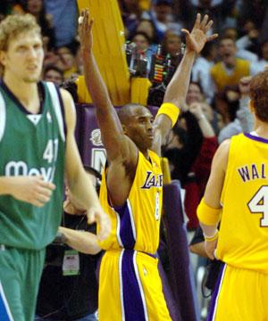 Upload: 20 décembre 2005 Mavericks @ Lakers [ Kobe 62 pts ]
