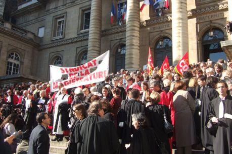 Justice : rupture contre indépendance