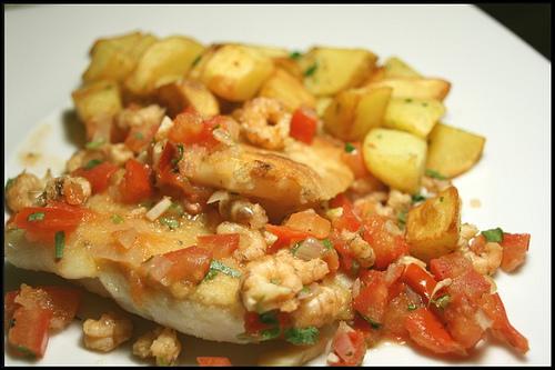Filets de barbue, sauce vierge aux petites crevettes grises - pommes de terre sautées IMG_2497-1
