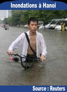 La plupart des rues de la capitale, Hanoi, se retrouvent sous plus d’un mètre d’eau. Selon l’agence de presse Reuters, les secours ont du intervenir pour venir au secours des personnes qui se sont retrouvées ‘’coincées’’ dans leur habitation par la brusque montée des eaux. Plusieurs automobilistes ont aussi été pris au piège.