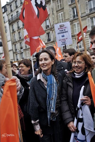 Manifestation des employés de la CAMIF en présence de Ségolène Royal.