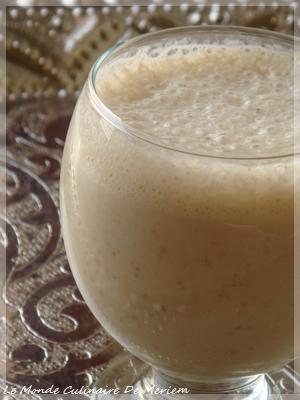 Lait de bananes aux dattes ... Un parfum d'orient Lait de bananes aux dattes ... Un parfum d'orient